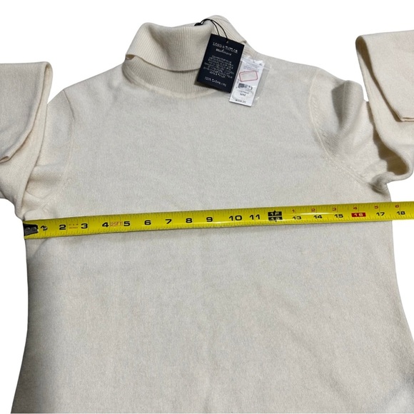 Lord & Taylor Cream Cashmere Turtleneck Sweater SZ Medium Timeless Old Money NWT - Picture 3 of 5